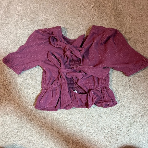 GIRLS TIED IN BLACK POOFY SLEEVED BLOUSE - Picture 3 of 5